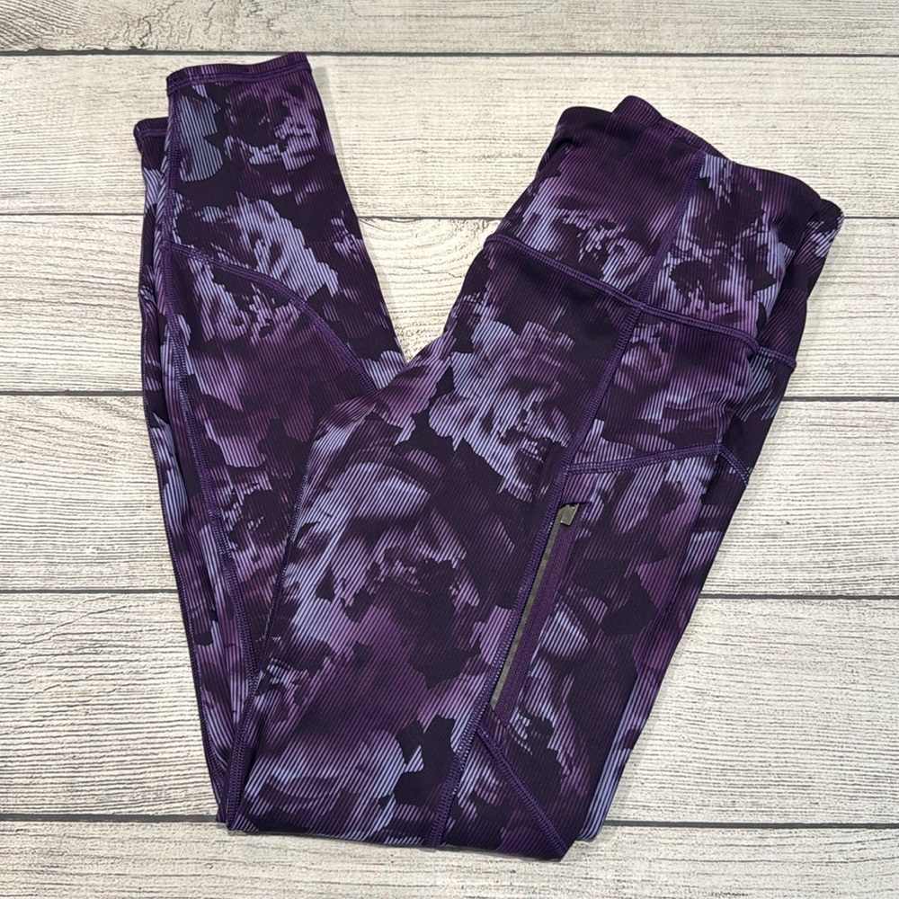 Women’s Athleta Rainier Printed Tight legging size S purple